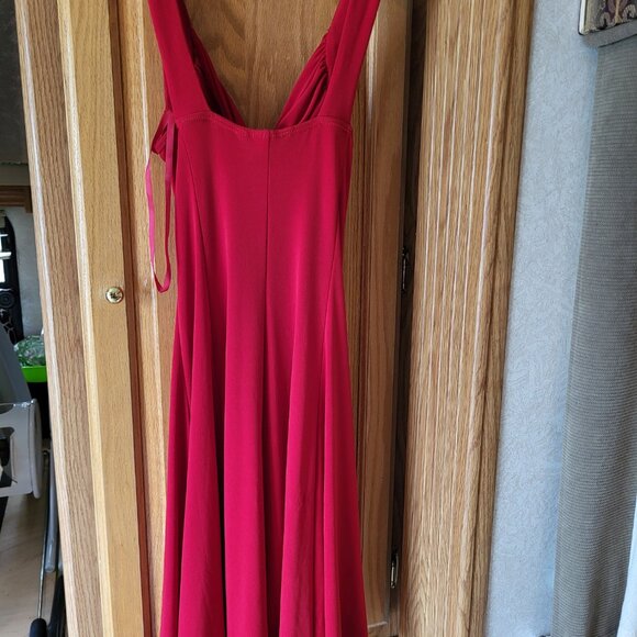 Red dress, polyester and spandex size small - Picture 3 of 5